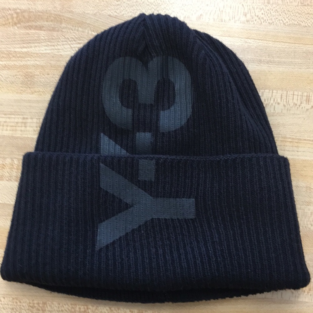 Y-3 black beanie unisex